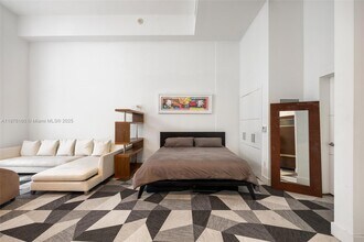 Building Photo - 465 Brickell Ave