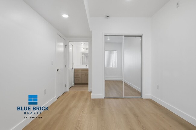 Building Photo - 5312 Corteen Pl
