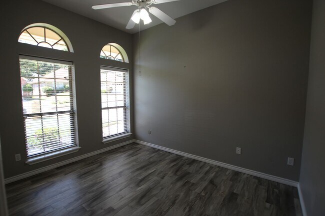 Building Photo - Coming Soon: 3 bedroom 2 bathroom home in Tyler!