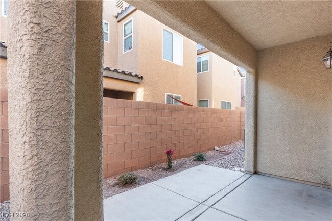 Building Photo - 7741 Lots Hills Dr