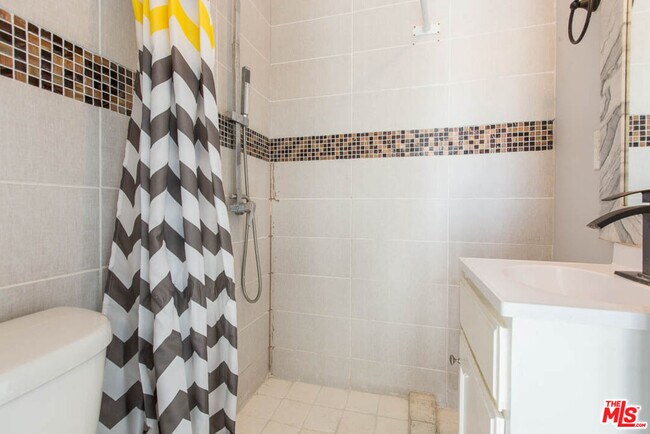 Building Photo - 8525 Cadillac Ave