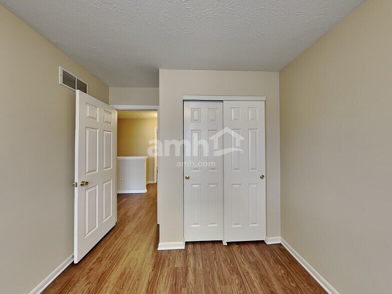 Building Photo - 51 Clearview Ln