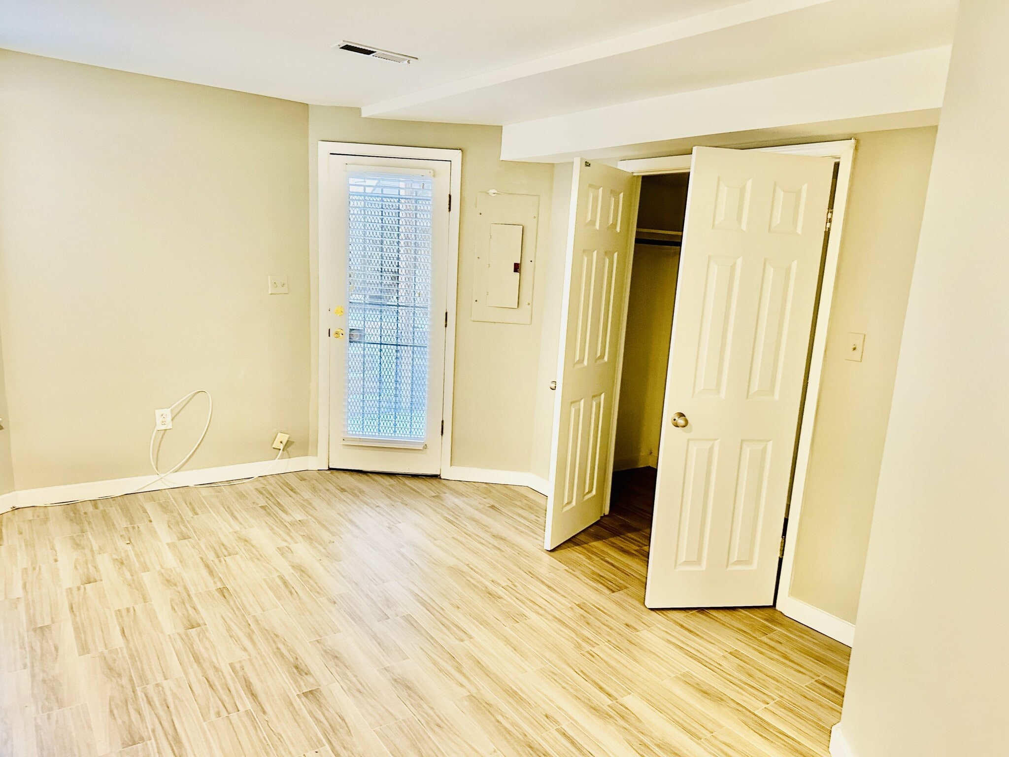 Building Photo - 2006 15th St NW