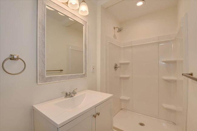 Building Photo - 4 Bed/2 Bath home in Columbia County