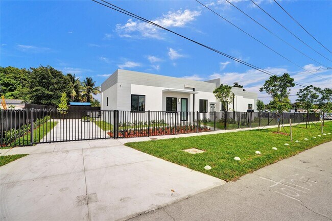 Building Photo - 5145 E 3rd Ave