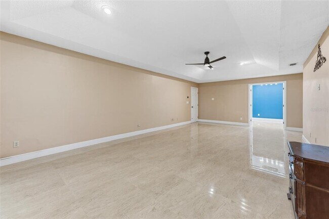 Building Photo - 6513 Thoroughbred Loop