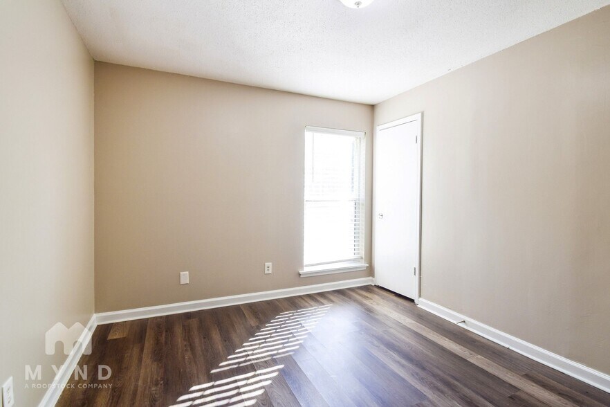 Building Photo - 2695 Shady Grove Dr