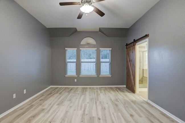 Building Photo - 632 Pedernales St