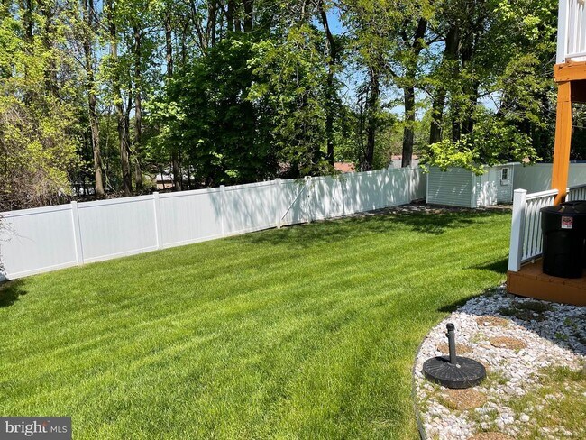 Building Photo - 18 Jameson Ln