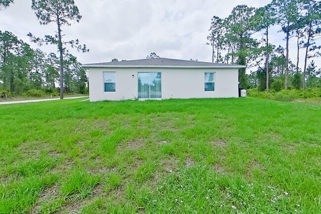 Building Photo - 1128 Hayes Ave S