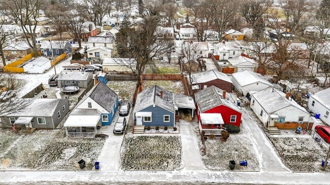 Building Photo - 2699 Pontiac St