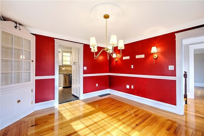 Building Photo - 11 Elmcroft Ave