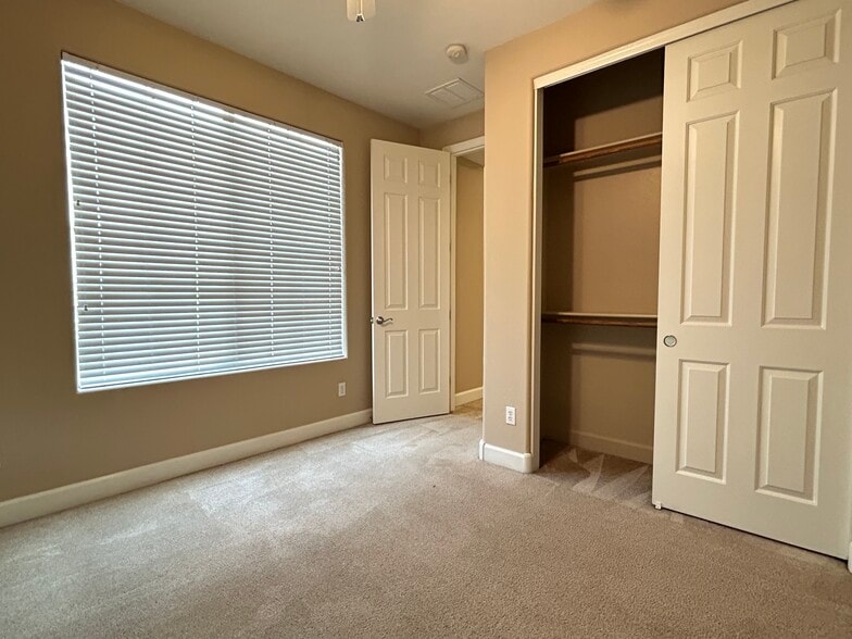 2nd Bed on 1st Floor Bedroom - 300 W Wisteria Pl