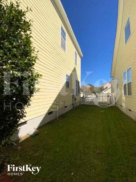 Building Photo - 205 Barberry St
