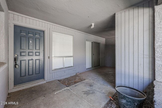 Building Photo - 9001 W Elm St