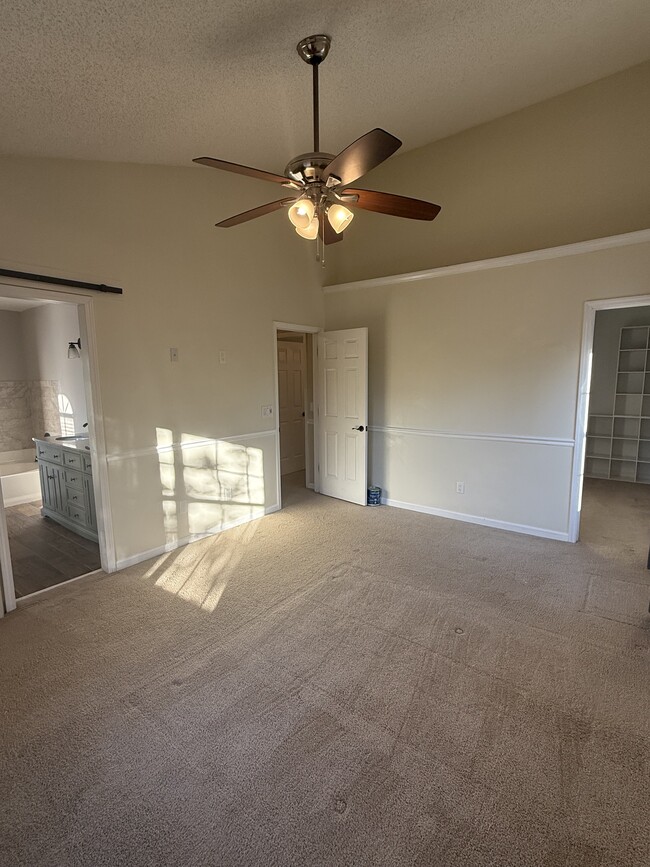 Building Photo - 8511 Stonebridge Dr