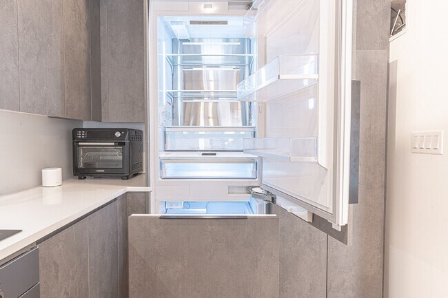 Building Photo - 233 Covert St.