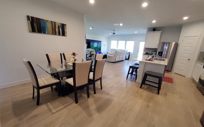 Building Photo - 31739 Margaret Woods Ln