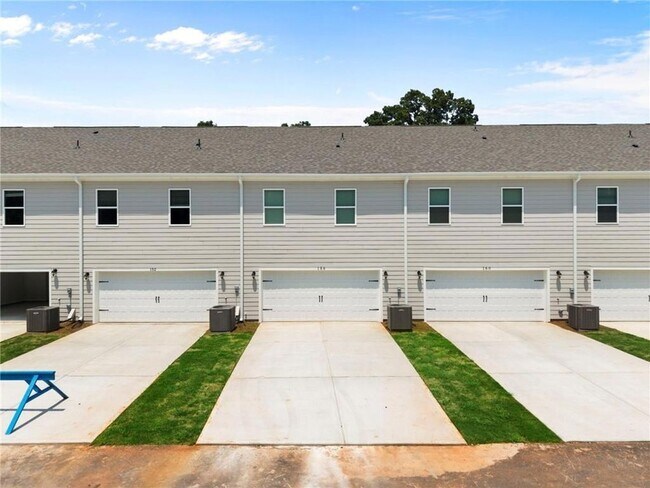 Building Photo - 156 Flier Dr