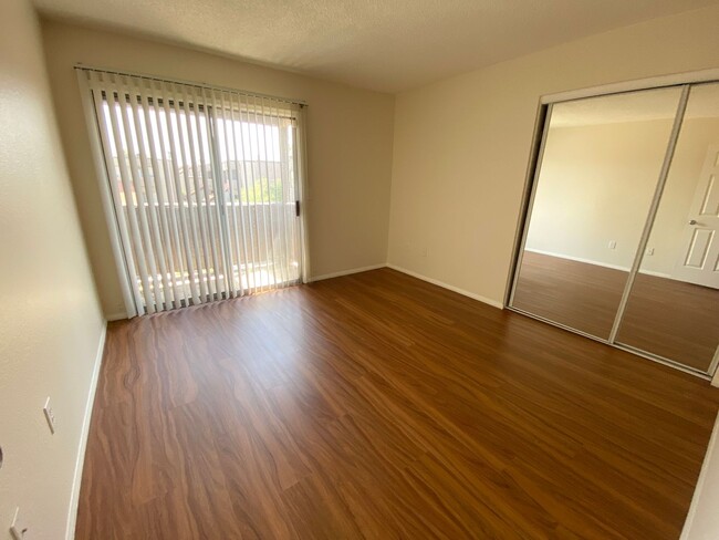 Building Photo - MOVE IN SPECIAL! 50% OFF FEBRUARY RENT! 2 ...