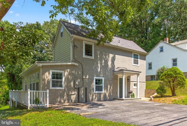 Primary Photo - 11920 Frederick Rd