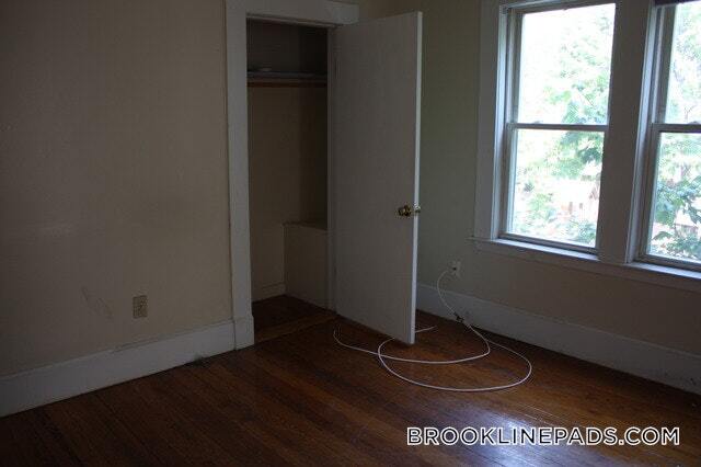 Building Photo - 123 Brook St