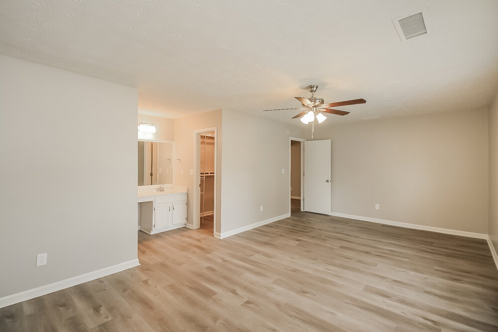 Building Photo - 528 Blue Cedar Ct
