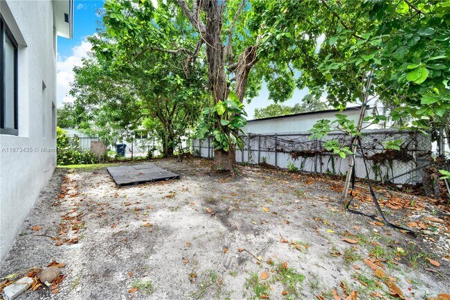 Building Photo - 5210 NW 24th Ave