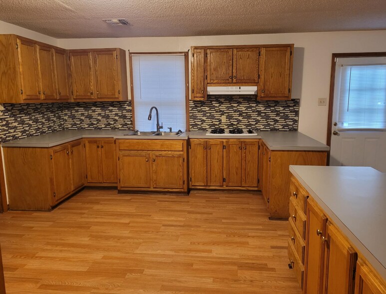 Building Photo - 173 Highway 1003