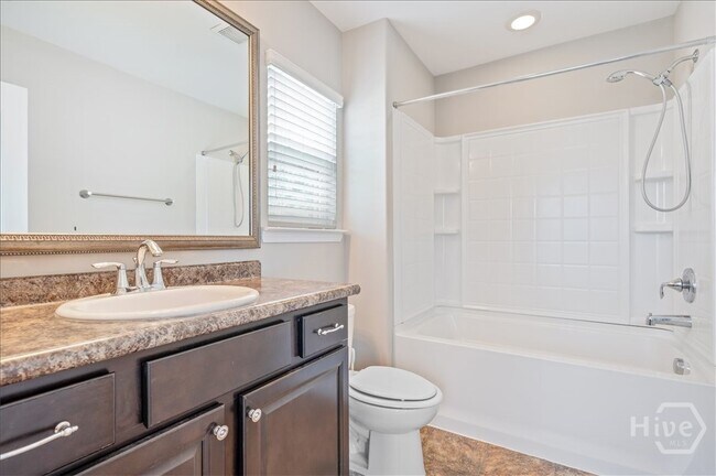 Building Photo - 270 Willow Point Cir