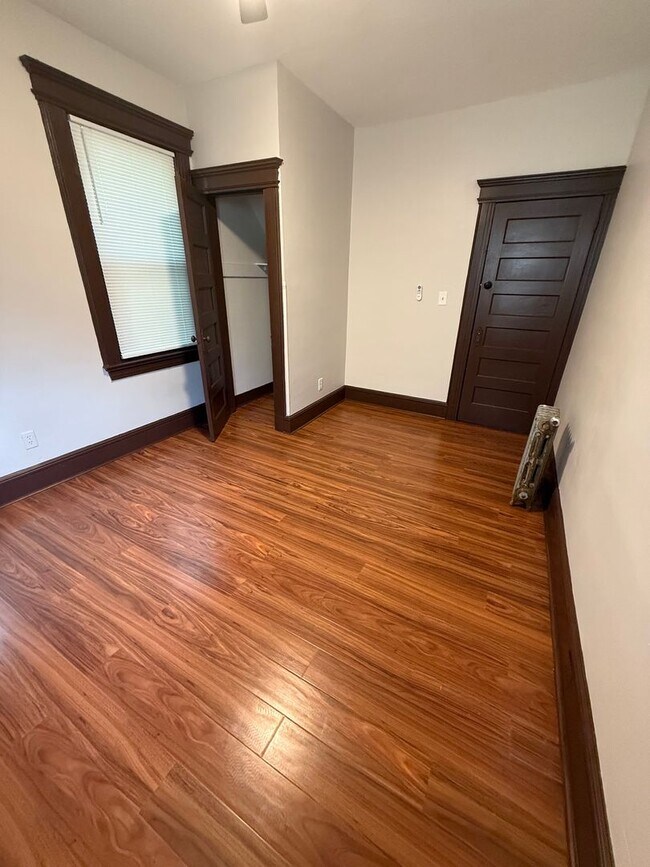 Building Photo - 203 Hollywood Ave