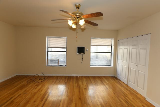 Building Photo - 824 W Cornelia Ave