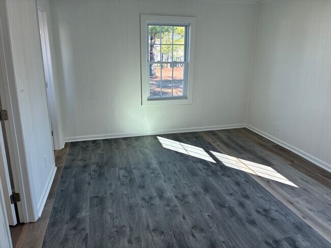 Building Photo - 1375 Lymon Reece Rd