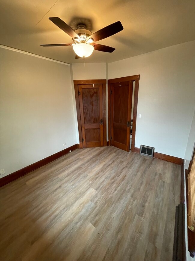 Building Photo - 401 N Polk St