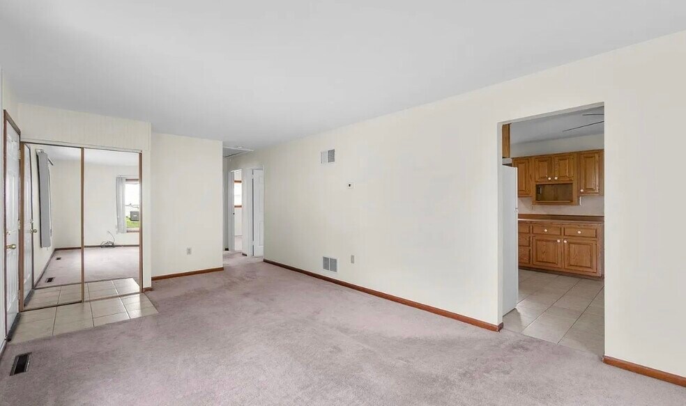 Living Room - 3818 Oakleigh Dr