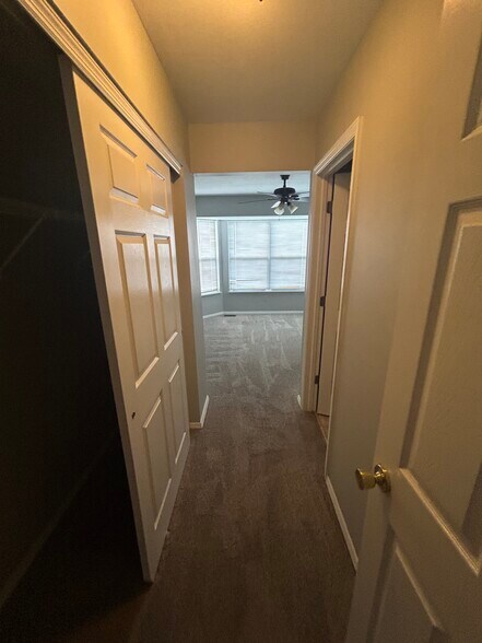 Building Photo - 331 Almond Tree Ct