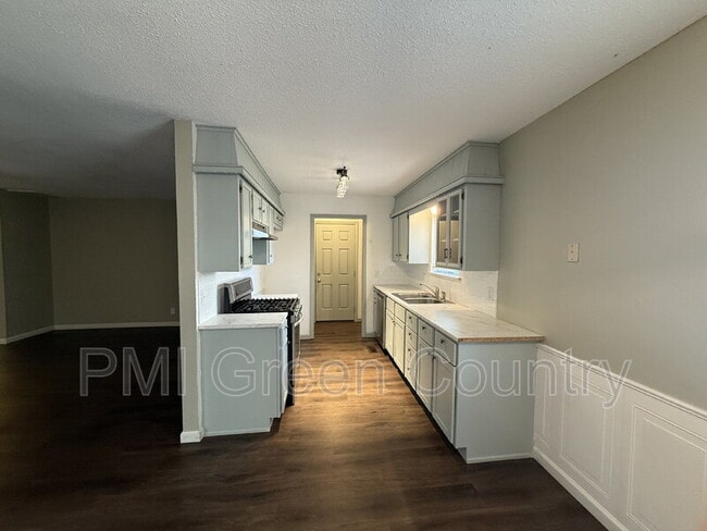 Building Photo - 2019 S Gum Ave