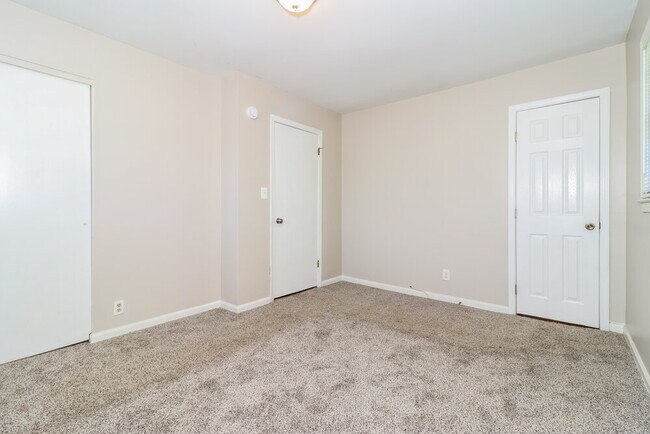 Building Photo - 5509 Joeclay Dr