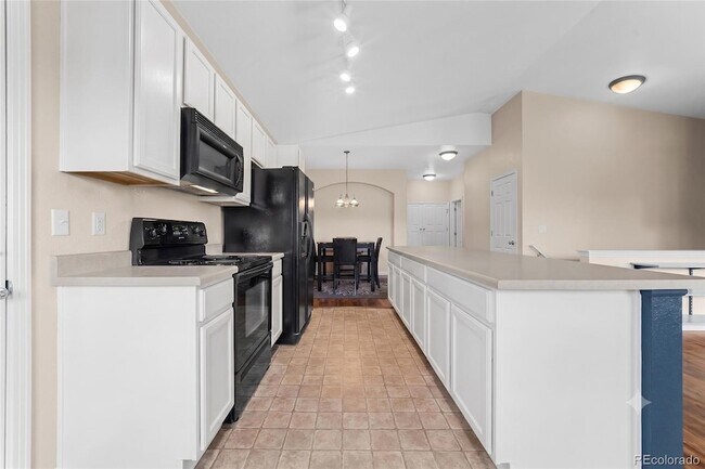 Building Photo - 9569 Pearl Cir
