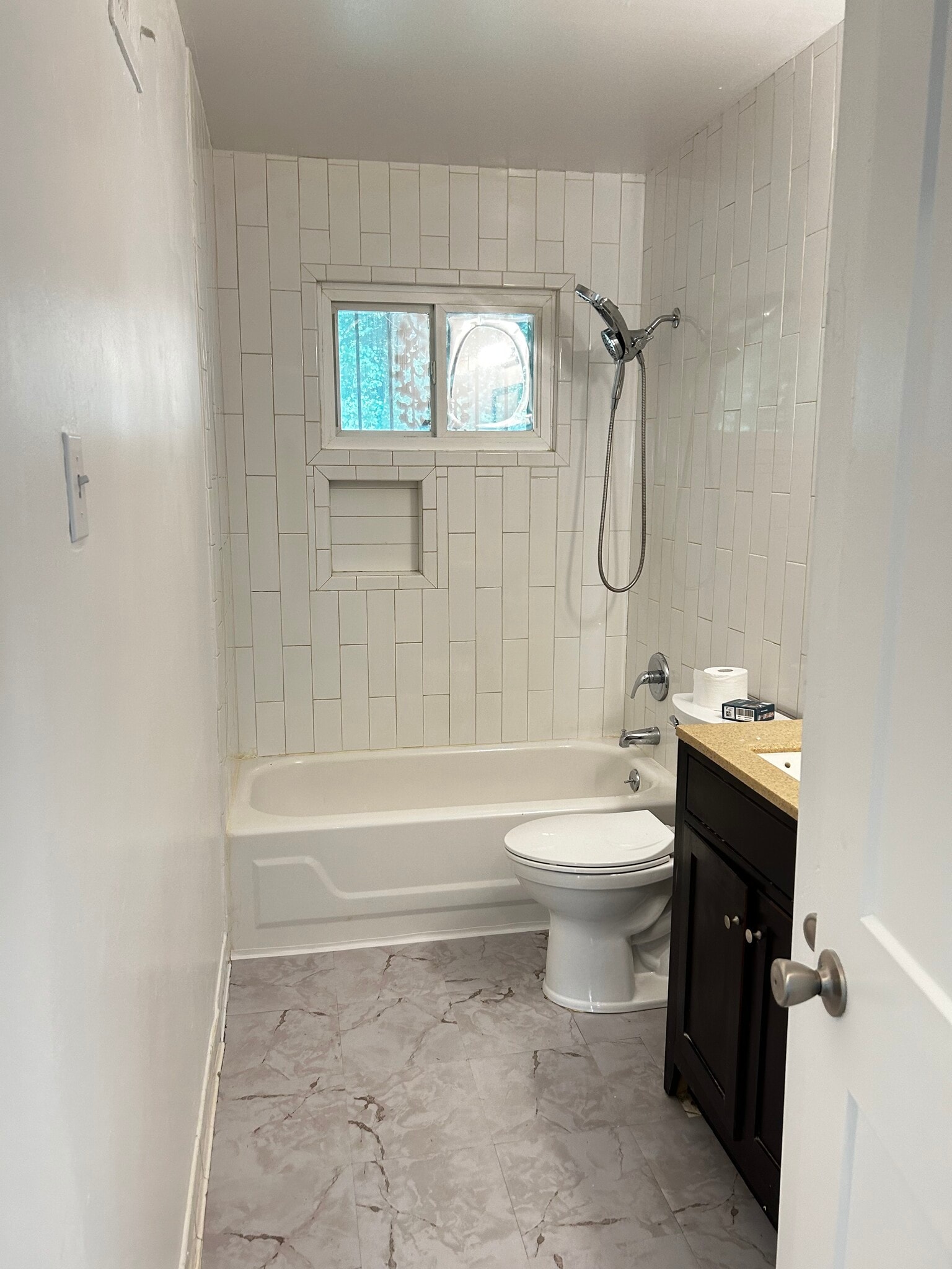 Bathroom - 4234 University St
