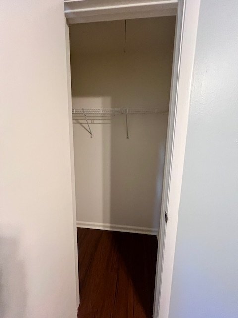 Building Photo - 503 E 6th St