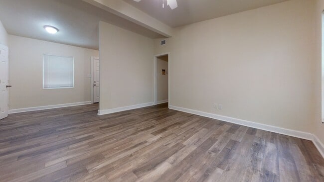 Building Photo - 1694 Sharkey St