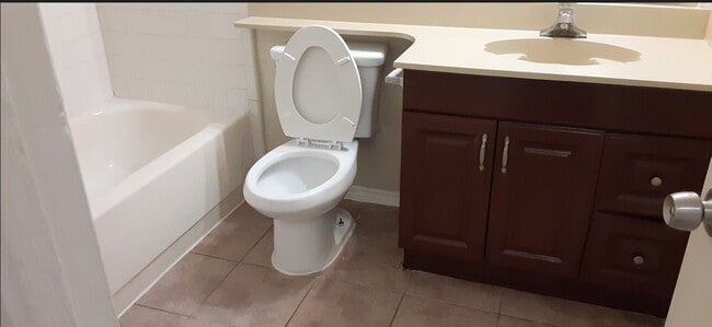 Building Photo - 6406 Costa Mesa Dr