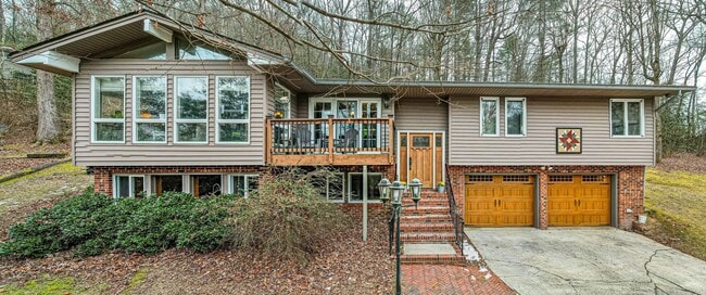 Primary Photo - Light & Bright Home