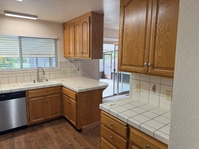 Building Photo - 2 Bedroom 2 Bath One Story Senior Community Vacaville *Star Rentals