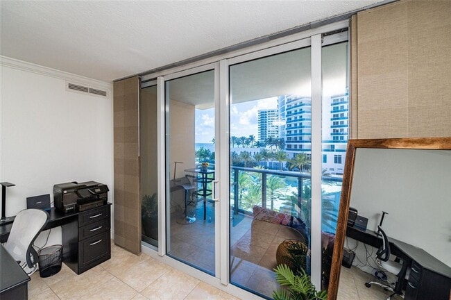 Building Photo - 2501 S Ocean Dr