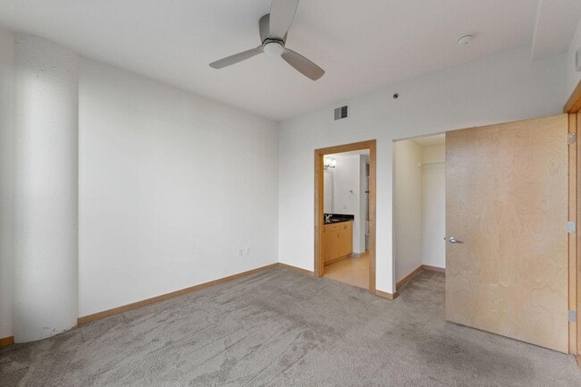 Building Photo - 740 Portland Ave