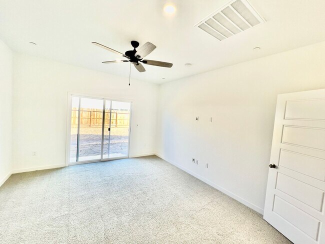 Building Photo - Charming 3-Bedroom Single Story Home for Rent