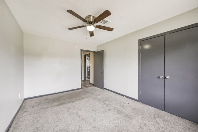 Building Photo - 2718 Summertime Dr