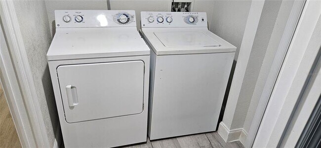 Building Photo - 16590 Partridge Place Rd